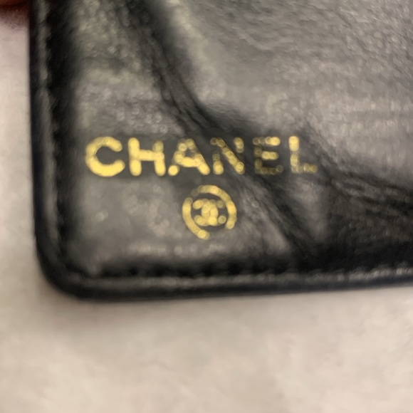Authentic Chanel Kiss Lock CC Bi-Fold Wallet Vintage Gold Hardware - Picture 4 of 11